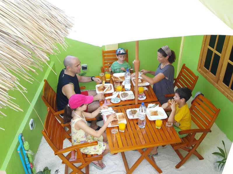 Thundee Inn Ukulhas Buitenkant foto